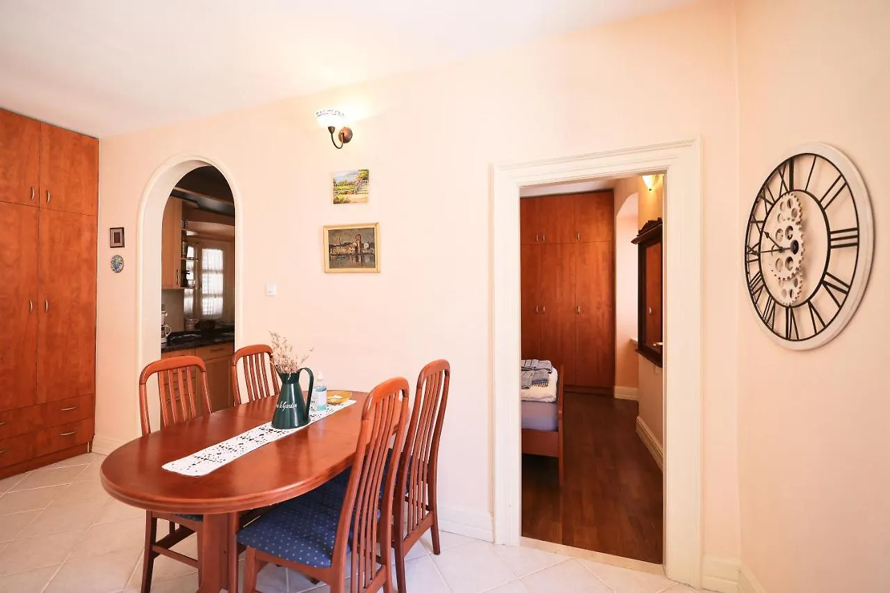 Two Bedroom Apartment In City Center Igor Zadar